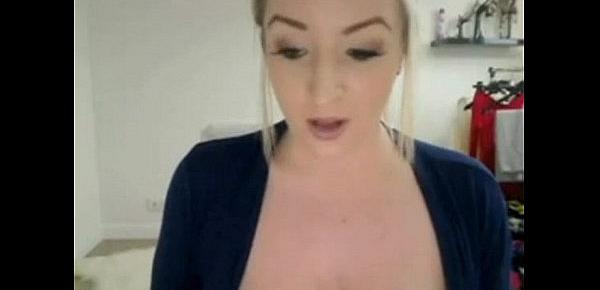 Big Boobs on Webcam squeezed and massaged   - combocams.com